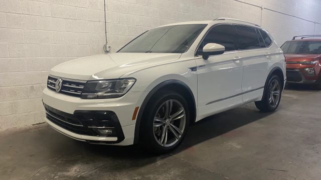 2019 Volkswagen Tiguan SEL R-Line FWD photo