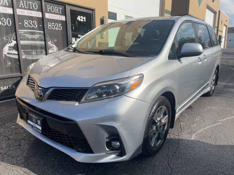 2019 Toyota Sienna SE AWD photo