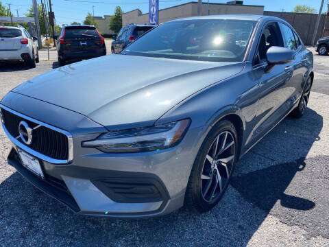 2019 Volvo S60 Momentum AWD photo