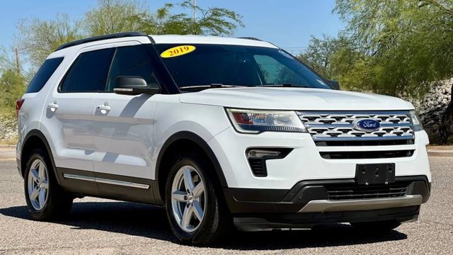 2019 Ford Explorer XLT FWD photo