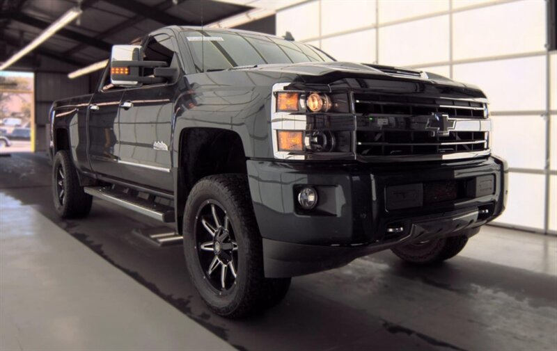 2019 Chevrolet Silverado 2500HD High Country 4WD photo