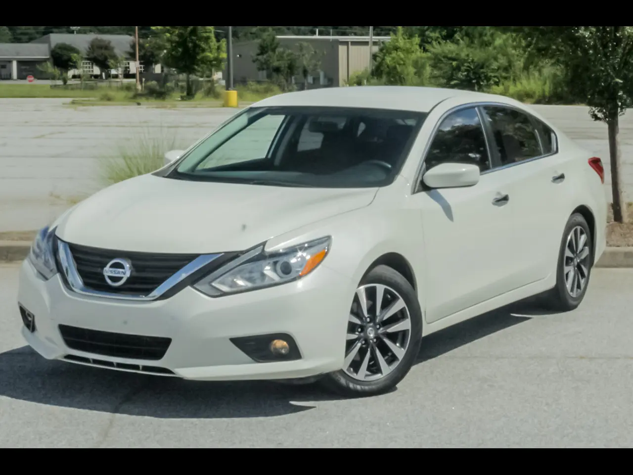2017 Nissan Altima 2.5 SV FWD photo