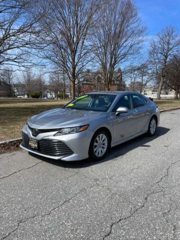 2019 Toyota Camry LE FWD photo