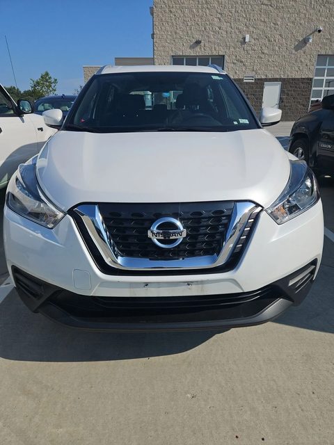 2018 Nissan Kicks SV FWD photo