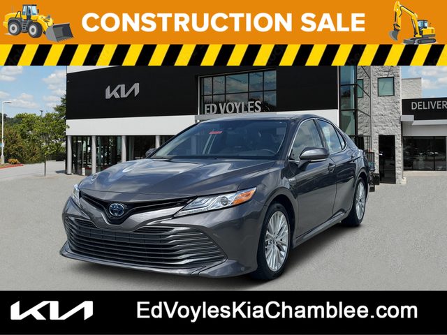2019 Toyota Camry Hybrid XLE FWD photo