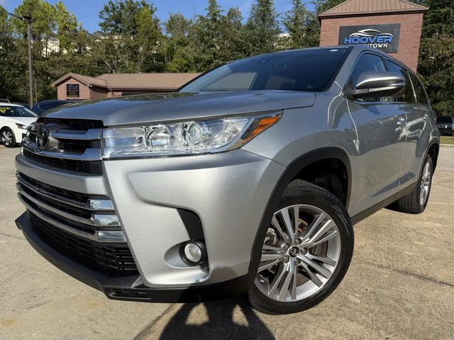 2019 Toyota Highlander LE Plus FWD photo