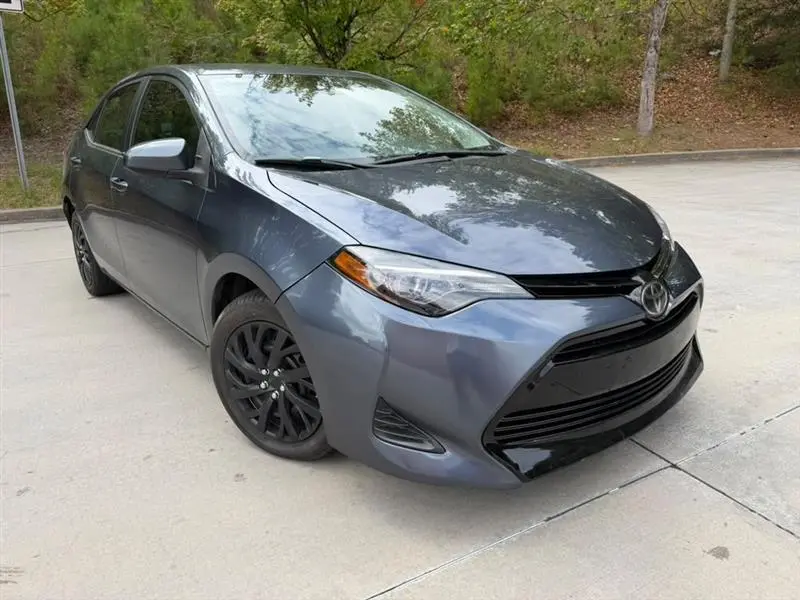2019 Toyota Corolla LE FWD photo
