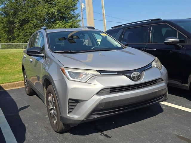 2018 Toyota RAV4 LE FWD photo