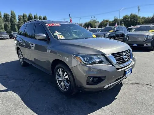 2018 Nissan Pathfinder SL FWD photo