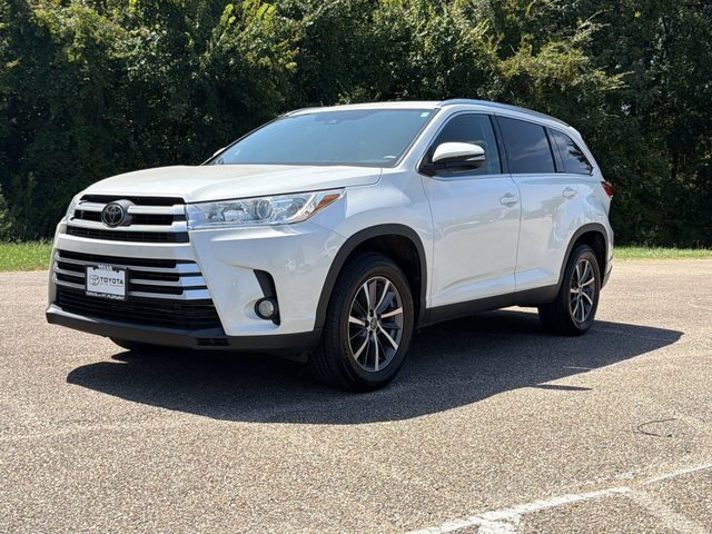 2019 Toyota Highlander XLE FWD photo