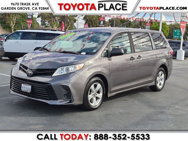 2019 Toyota Sienna L FWD photo