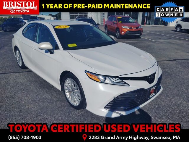 2019 Toyota Camry XLE FWD photo