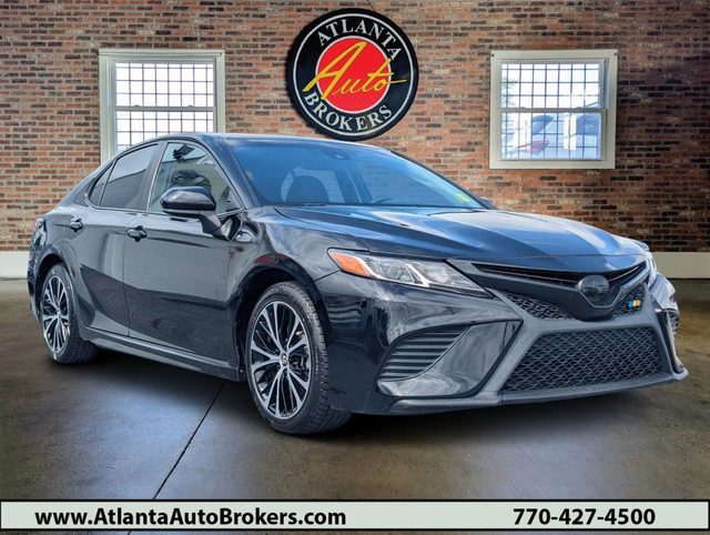 2019 Toyota Camry SE FWD photo