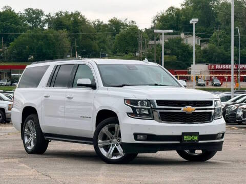 2019 Chevrolet Suburban LT 4WD photo
