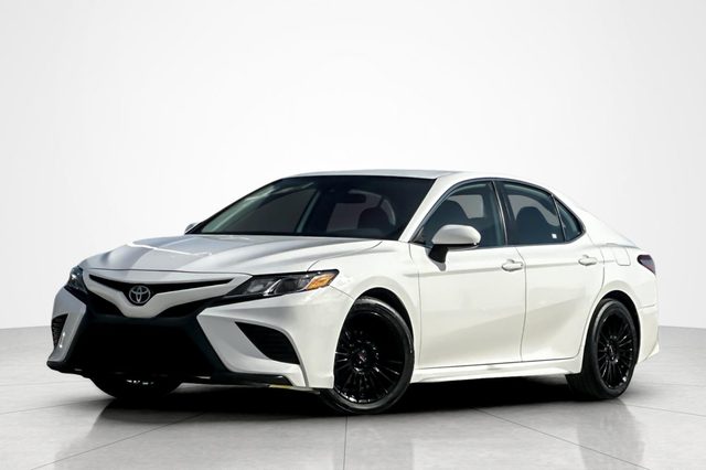 2019 Toyota Camry SE FWD photo