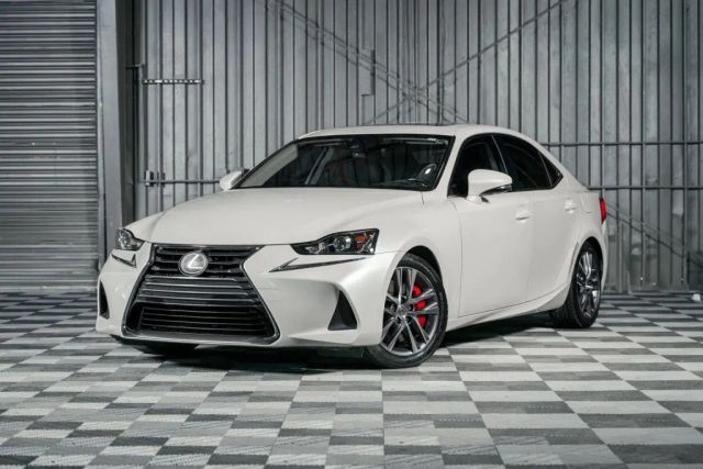 2019 Lexus IS IS 300 RWD photo