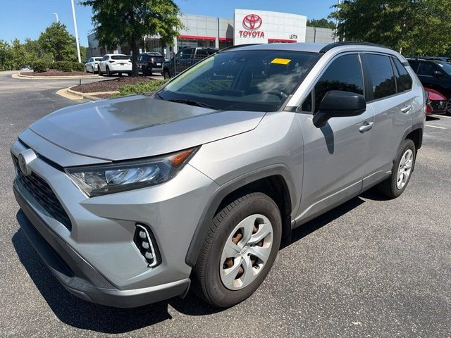 2019 Toyota RAV4 LE FWD photo
