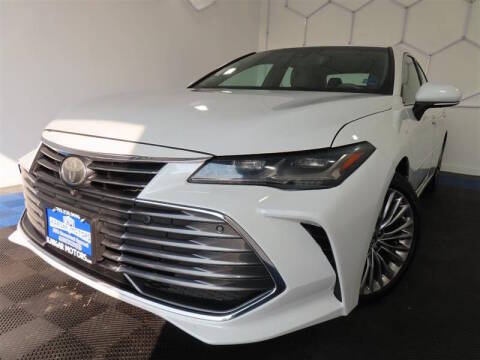 2019 Toyota Avalon Limited FWD photo