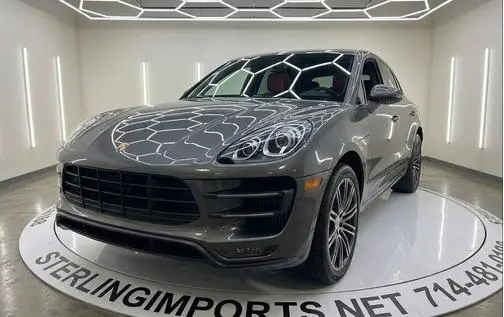 2016 Porsche Macan Turbo AWD photo