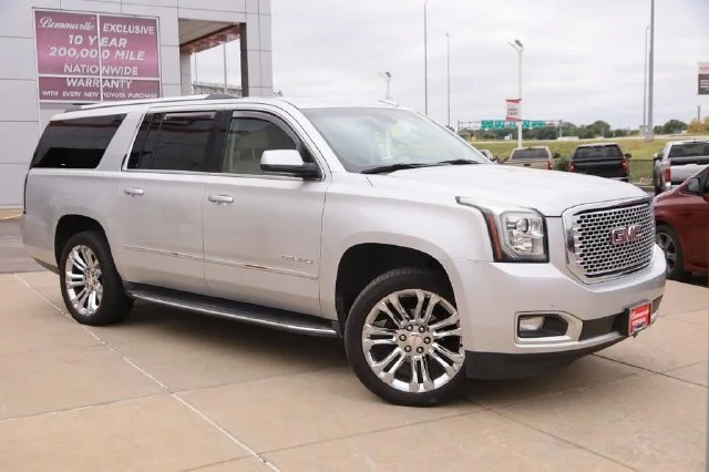 2016 GMC Yukon XL Denali 4WD photo