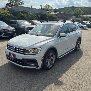 2019 Volkswagen Tiguan SEL R-Line Black AWD photo