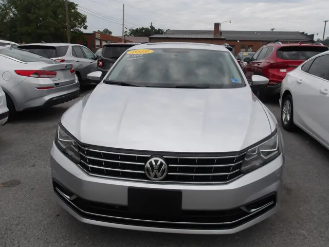 2019 Volkswagen Passat 2.0T Wolfsburg Edition FWD photo