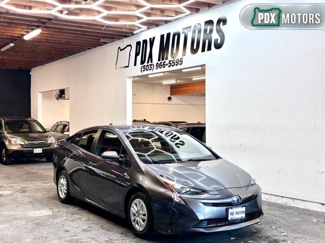 2018 Toyota Prius One FWD photo