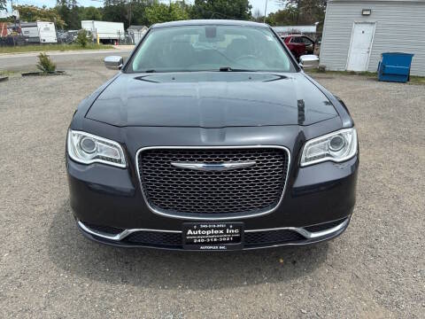 2018 Chrysler 300 Limited RWD photo