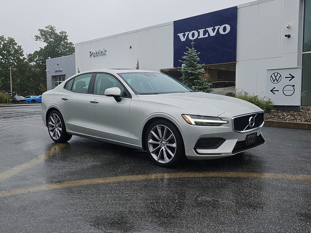2019 Volvo S60 Momentum AWD photo