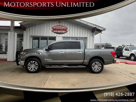 2017 Nissan Titan SL 4WD photo
