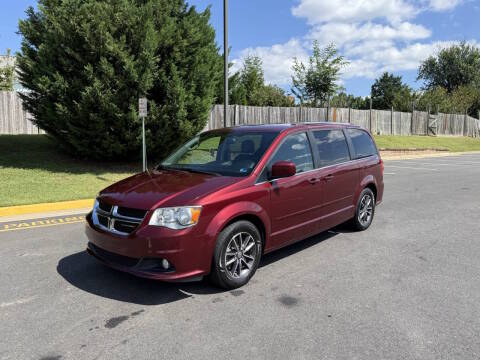 2017 Dodge Grand Caravan SXT FWD photo