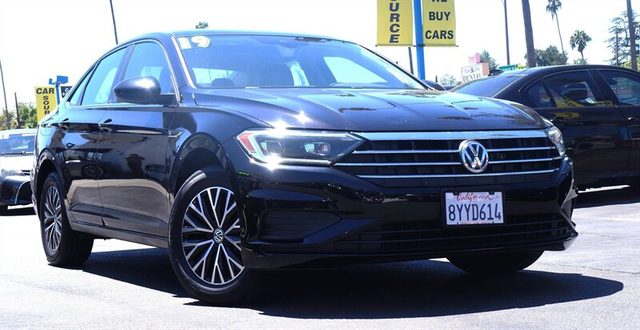 2019 Volkswagen Jetta SEL FWD photo