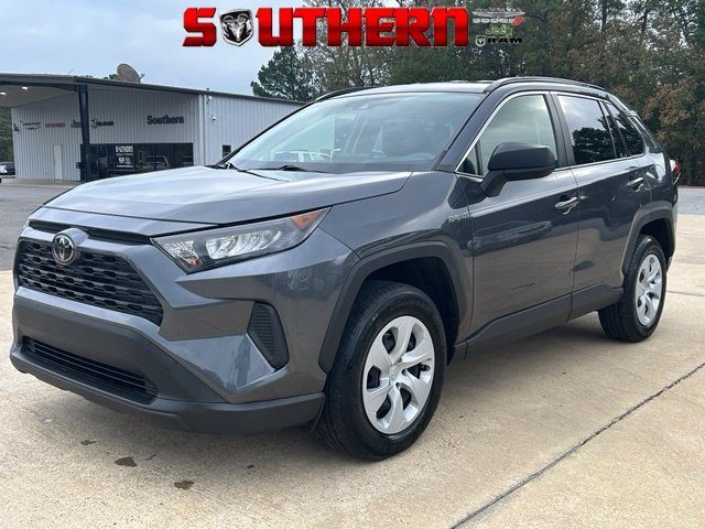 2019 Toyota RAV4 LE FWD photo