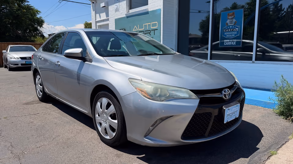 2016 Toyota Camry SE FWD photo