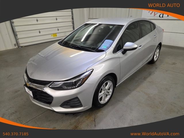 2019 Chevrolet Cruze LT FWD photo
