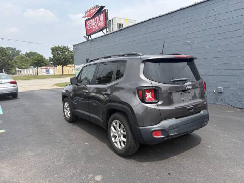 2018 Jeep Renegade Latitude FWD photo