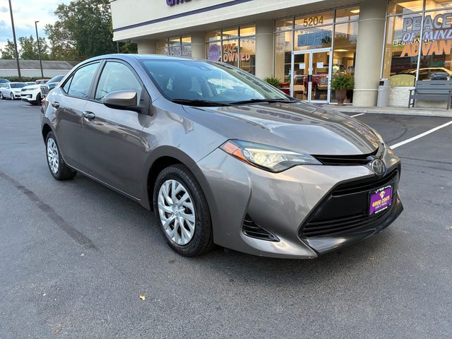 2018 Toyota Corolla LE FWD photo