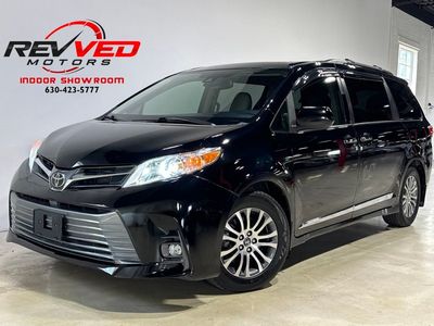 2019 Toyota Sienna XLE FWD photo