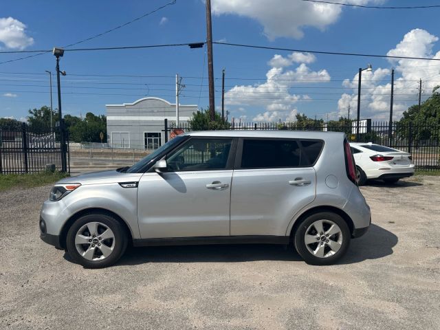 2019 Kia Soul Base FWD photo