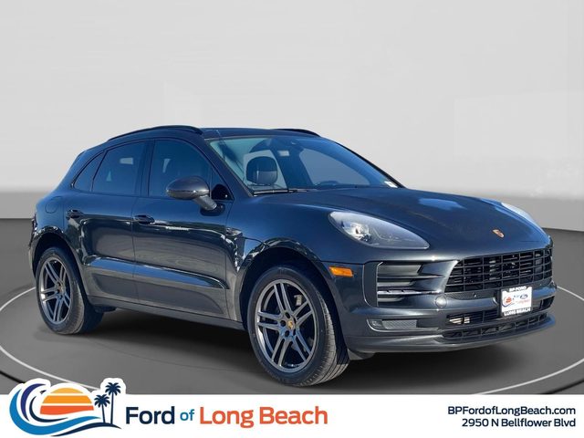 2019 Porsche Macan  AWD photo