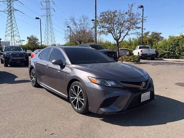 2019 Toyota Camry SE FWD photo