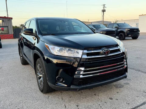 2019 Toyota Highlander LE AWD photo