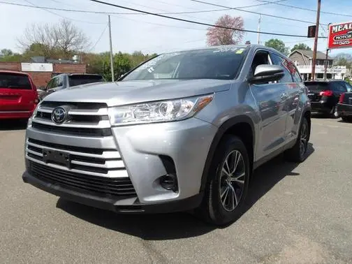 2019 Toyota Highlander LE AWD photo