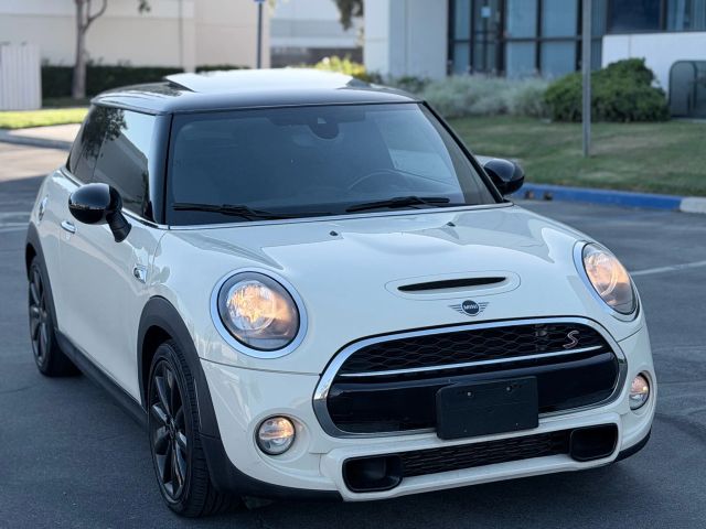 2019 MINI Hardtop 2 Door Cooper S FWD photo