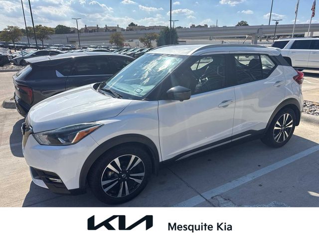2019 Nissan Kicks SR FWD photo