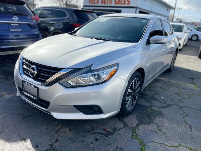 2017 Nissan Altima 2.5 SV FWD photo