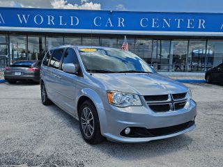 2017 Dodge Grand Caravan SXT FWD photo