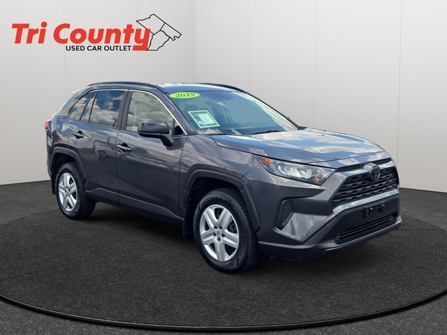 2019 Toyota RAV4 LE AWD photo