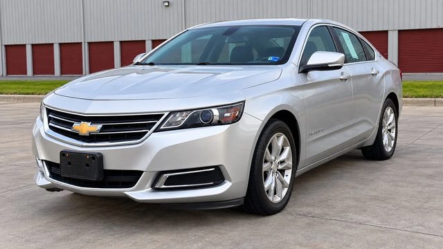 2017 Chevrolet Impala LT FWD photo
