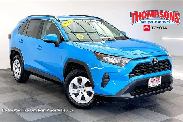 2019 Toyota RAV4 LE FWD photo